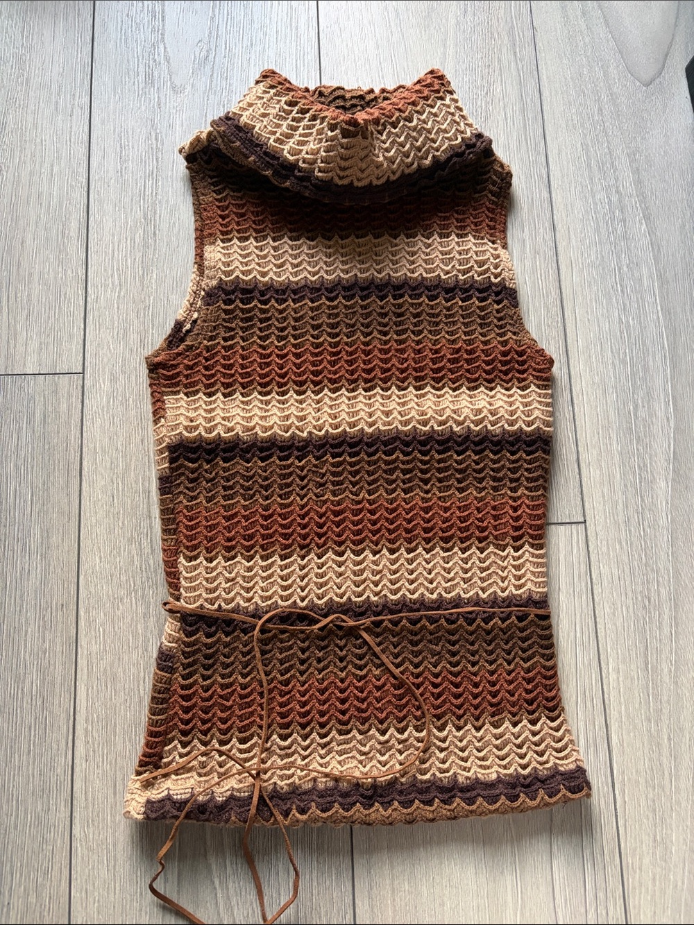 Vintage 90s sleeveless knit turtleneck top